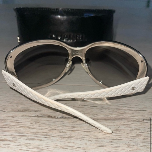 Chanel Sunglasses - Picture 9 of 9
